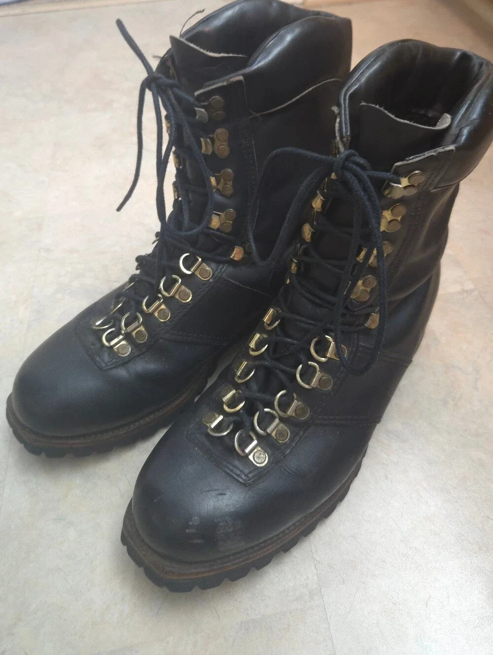 Chippewa Men's Leather Insulated Black Work Boots with Cream Lining Size 9.5